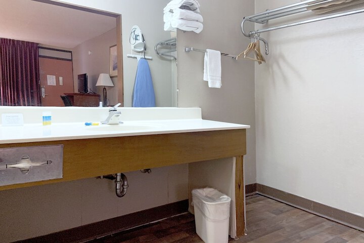 Room 19 of 25