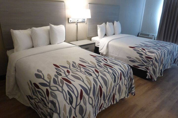 Room 6 of 11
