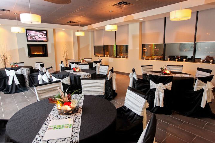 Dining 53 of 60