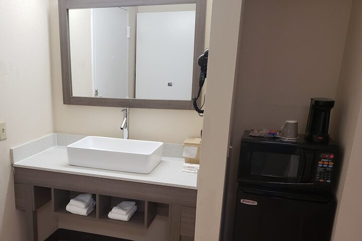 Room 27 of 29