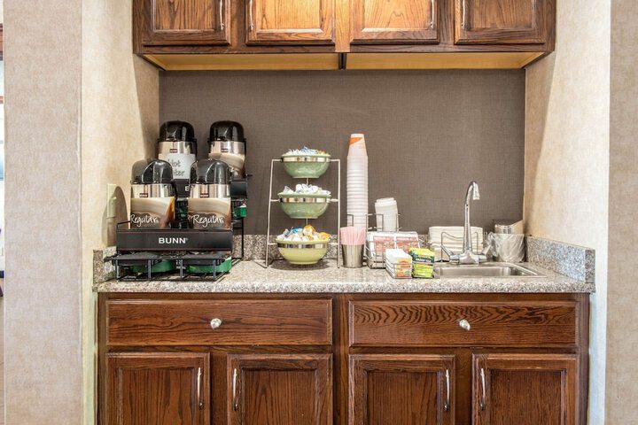 Breakfast/Coffee Service 31 of 35