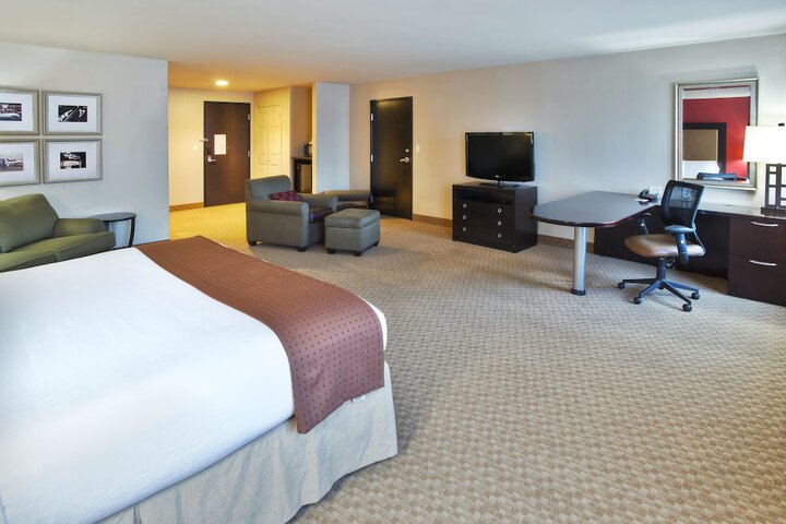 Room 32 of 59