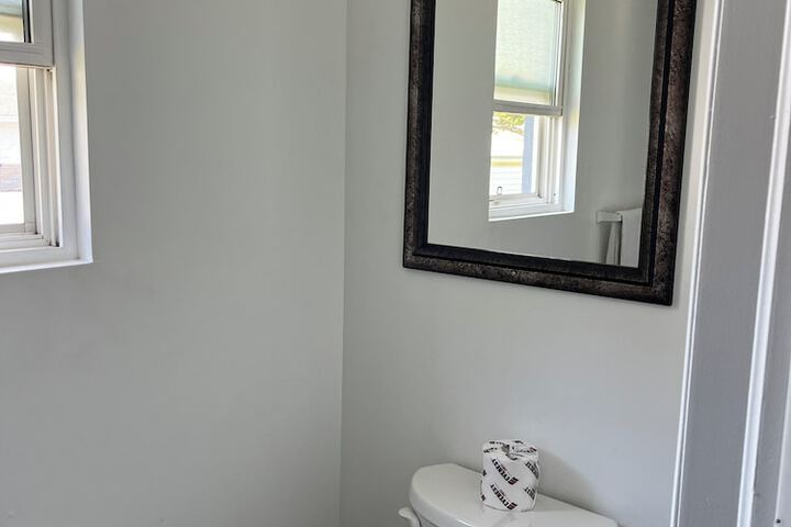 Room 11 of 16