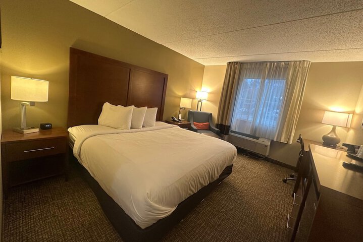 Wingate by Wyndham Pittsburgh / West Mifflin
