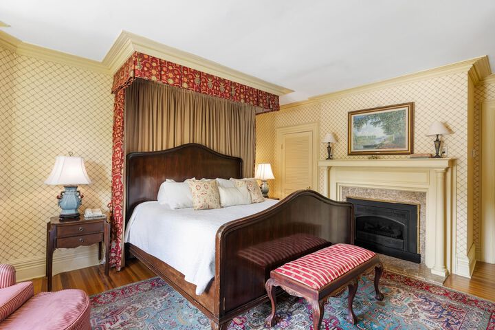 Room 45 of 123