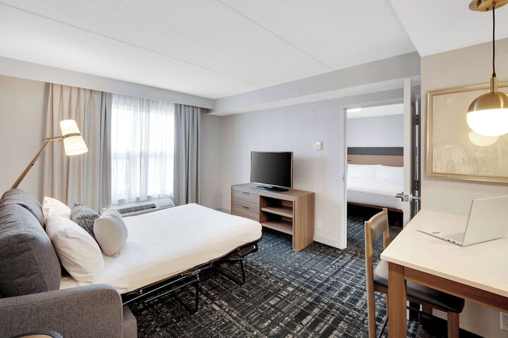Room 17 of 46