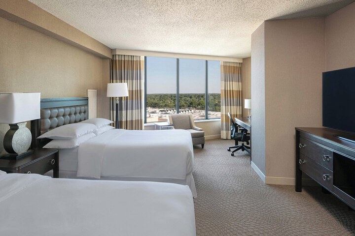 Sheraton Greensboro at Four Seasons