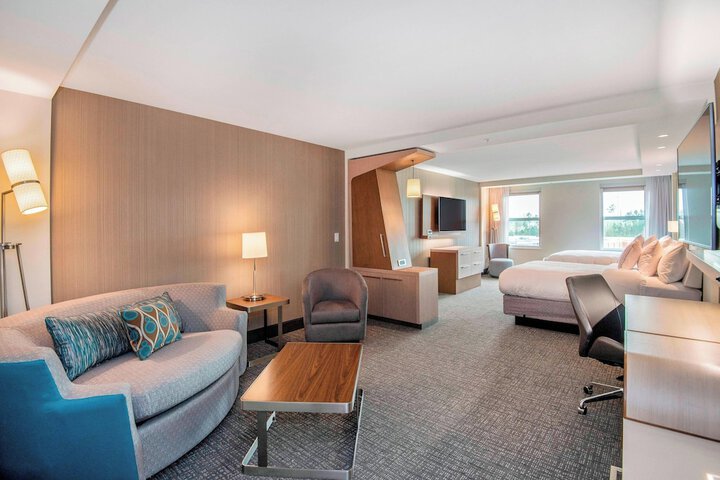 Courtyard by Marriott Raleigh Cary / Parkside Town Commons