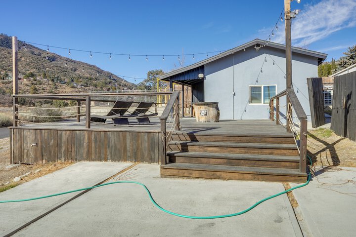 Private Deck & Views: Frazier Mountain Cabin