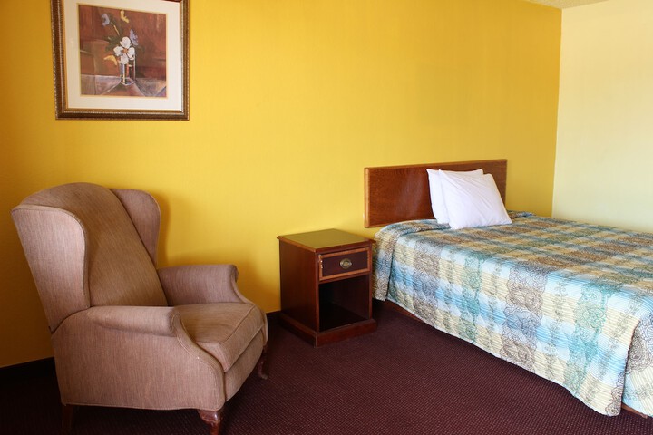 Room 17 of 30