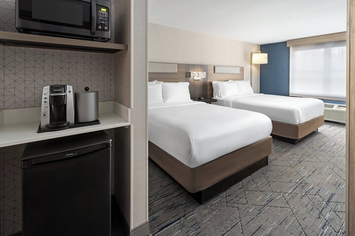 Holiday Inn Express Hotel & Suites Freeport by IHG