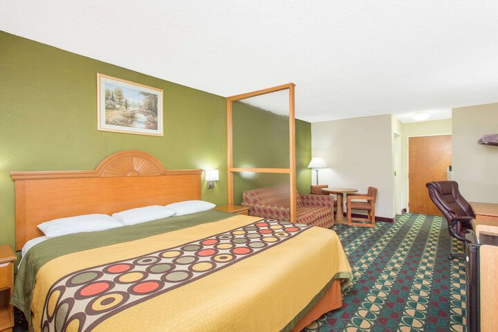 Room 5 of 15