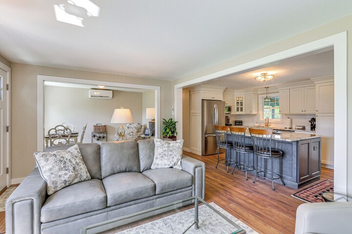 Old Saybrook Home w / Screened Porch & Ocean View!