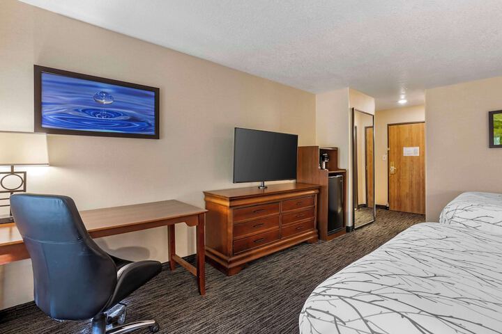 Best Western Plus Landmark Inn