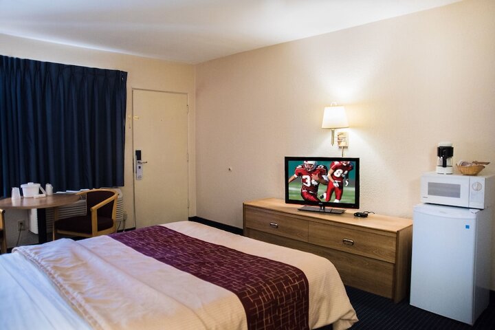 Room 30 of 34