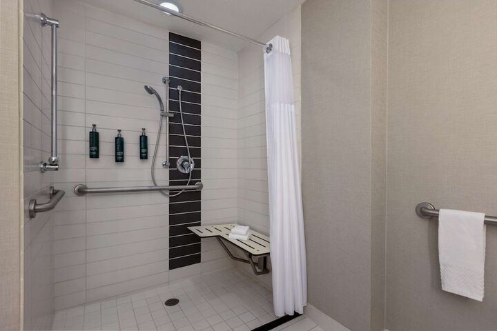 Room 14 of 36