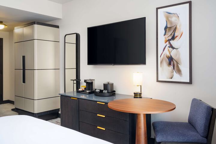 Room 14 of 41