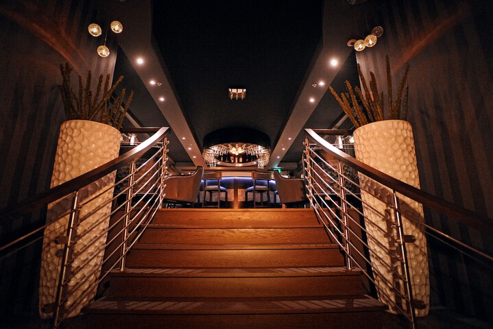 Lounge 41 of 49