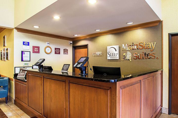 MainStay Suites Madison - Monona