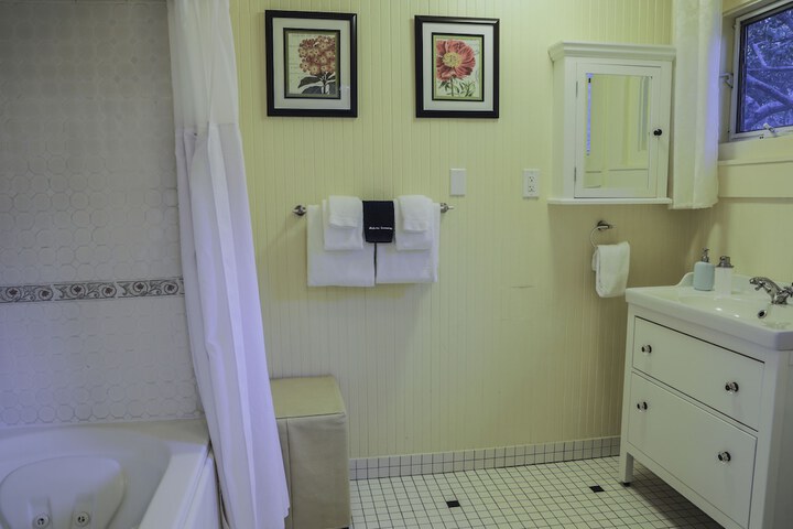 Room 27 of 88