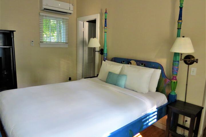 Room 112 of 171