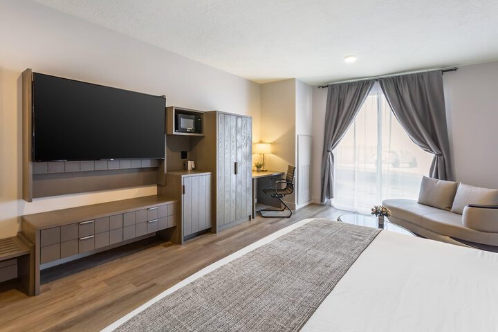 The Valor an Ascend Collection Hotel