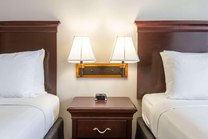 Room 32 of 52