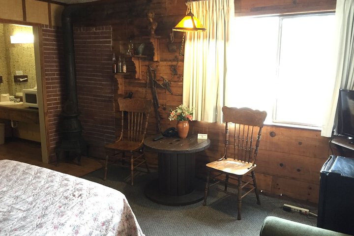 Holiday Lodge
