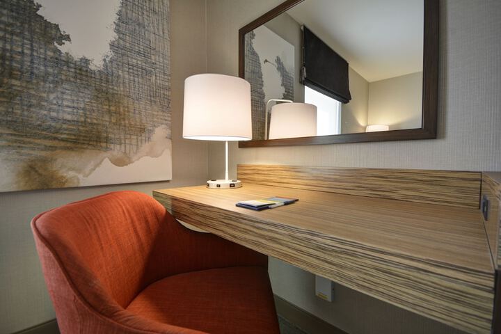 Hampton Inn & Suites Detroit / Warren