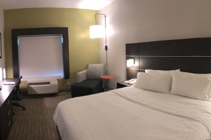 Room 34 of 53