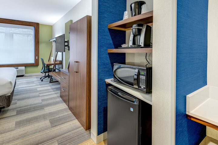 Room 43 of 50