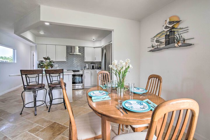 Remodeled Retreat on Homosassa River Canal!