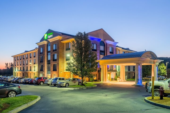 Hotel 2 of 50