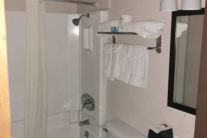 Room 17 of 51