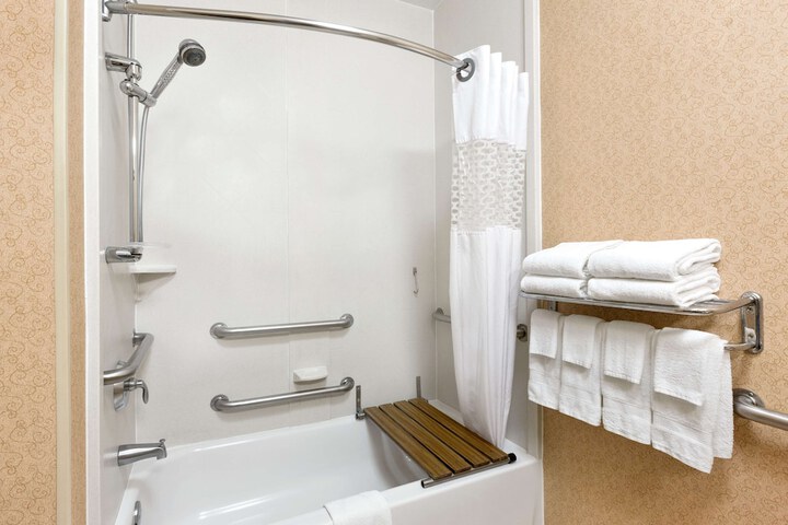 Room 10 of 24