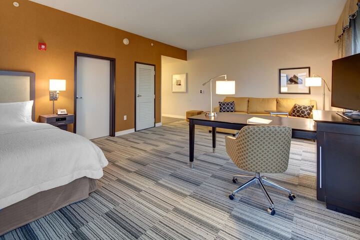 Room 30 of 48