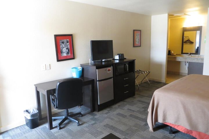 Room 21 of 32