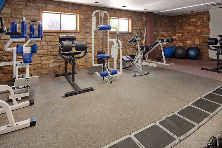 Best Western Plus Deer Park Hotel & Suites