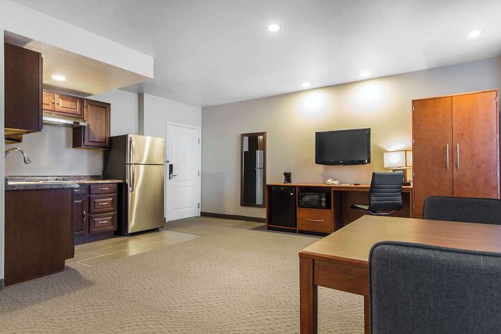 Room 9 of 38