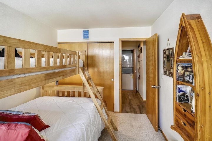 Room 11 of 33