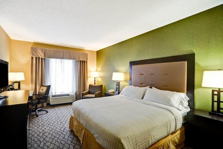 Room 16 of 32