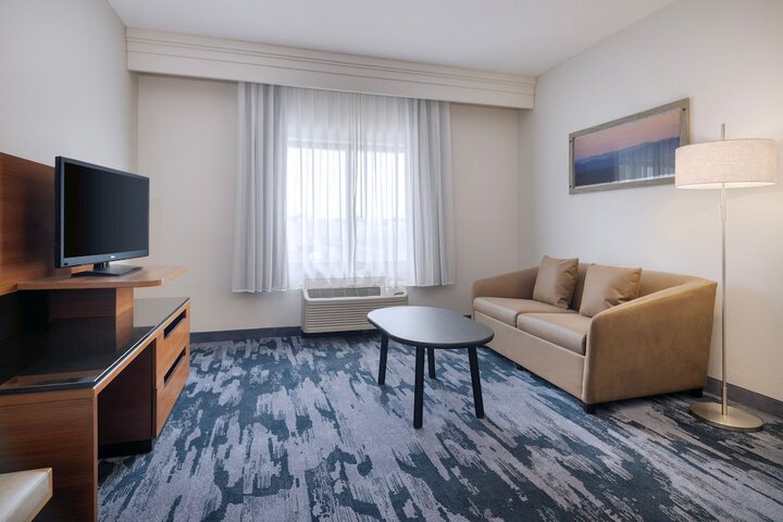 Room 27 of 49