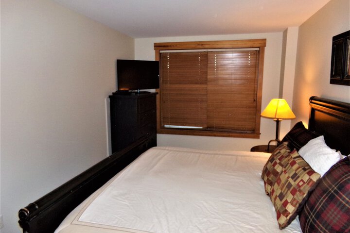Room 32 of 48