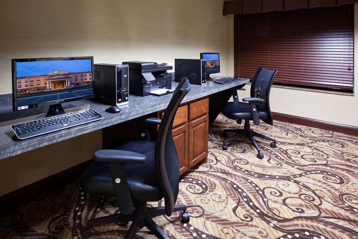 Business Center 38 of 38