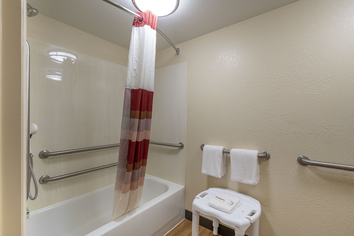Red Roof Inn Detroit - Roseville / St. Clair Shores