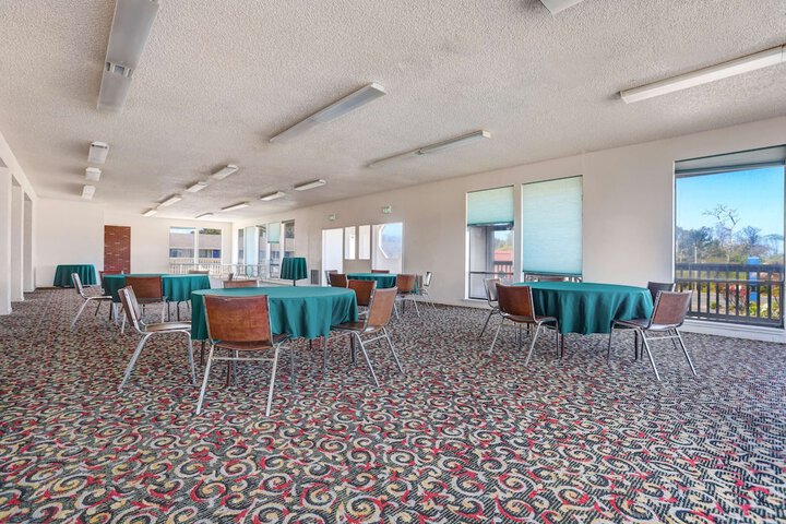 Motel 6 Fort Bragg CA