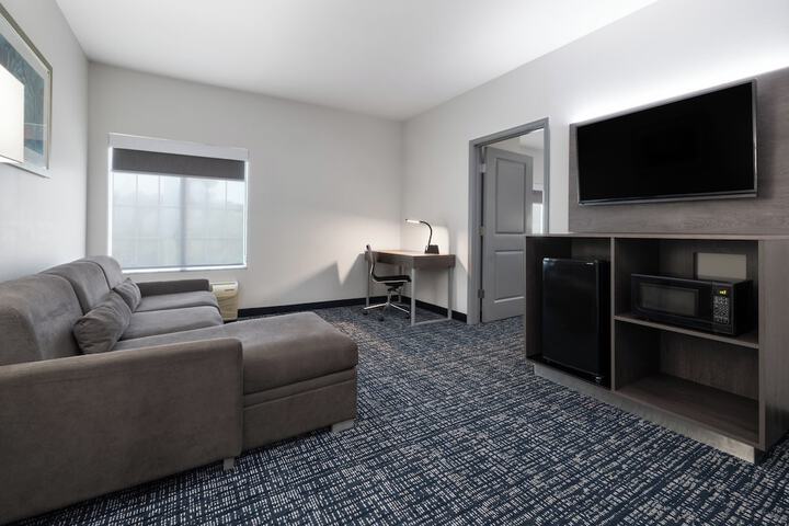 Room 37 of 60