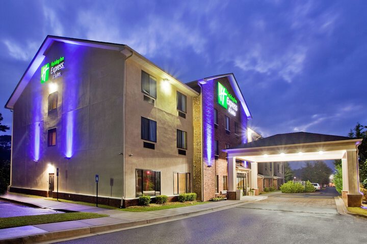 Hotel 7 of 28