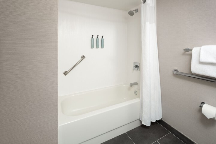 Room 32 of 57