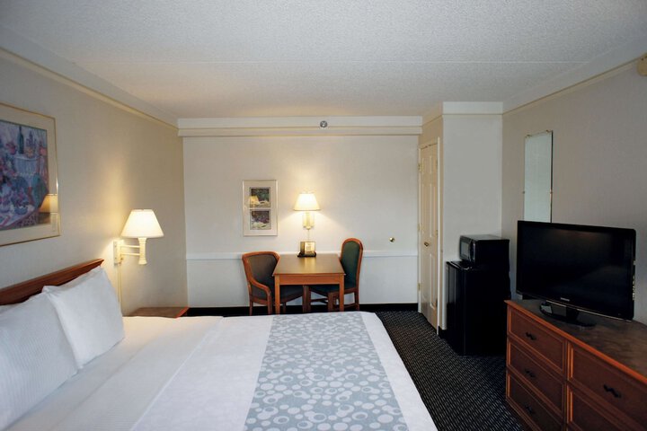 Room 21 of 40